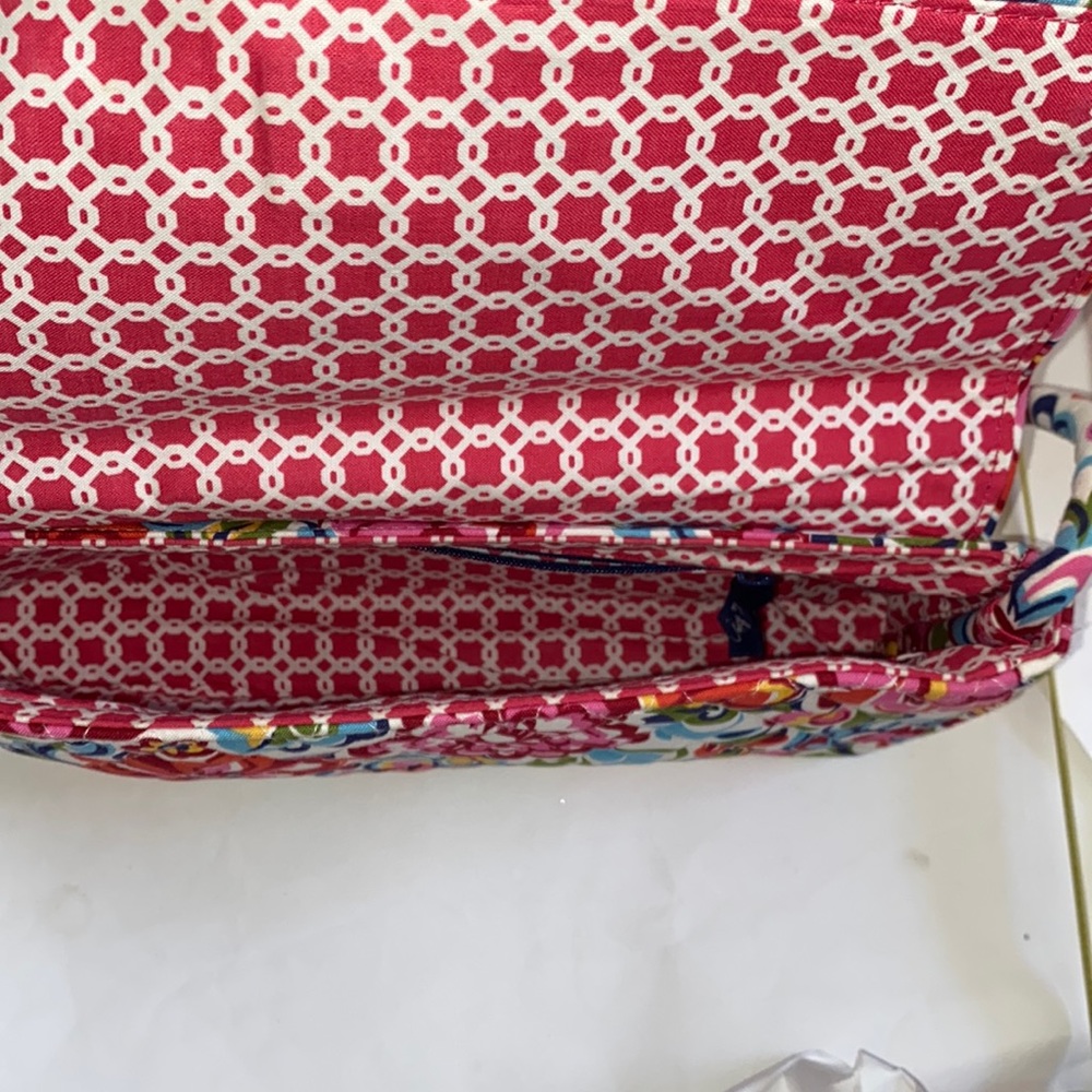 Bag Vera Bradley Knot Just A Clutch Very Berry Paisley Pocket Book Purse - Picture 11 of 11